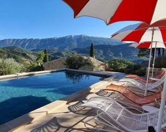 Magnificent mas in the Baronnies Provençales with a superb view of Mont Ventoux - Plaisians - Piscina