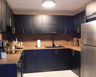 Modern Casita in Gated Community- 8 min SJ Airport+ 11 min. Isla Verde - Carolina - Kitchen