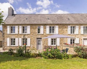 Beautiful stone house, private garden in the heart of Cotentin - Bricquebec-en-Cotentin - Gebäude