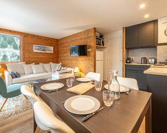 Smartstay - Appartement au pied des pistes - Les Allues - Comedor