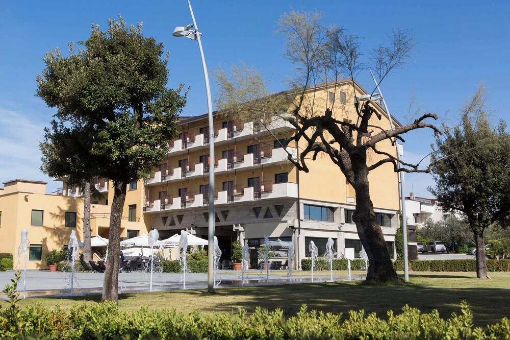 هوتل فونتانا أولينتي