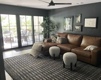 Lake Hartwell water front with private dock, sleeps 15 - Hartwell - Sala de estar