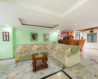 Hotel El Bosque Armenia - Armenia - Front desk