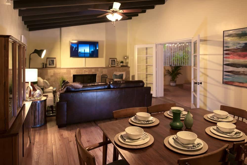 Charming Tranquil Abq Home -- Nob Hill, Unm - אלבקורקי - חדר אוכל