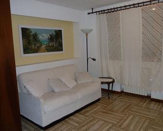 CASA TITTY in the heart of the Crete Senesi, a stone's throw from the spa - Rapolano Terme - Salon
