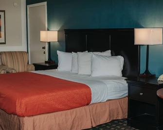 Victorian Inn and Suites - Nacogdoches - Bedroom