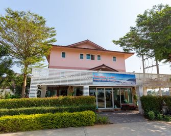 Khunyuw Hotel - Fang - Edificio