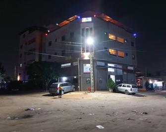 Royal Blue Guest House & Bar - Lomé - Budynek