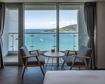 Hotel The Fora Suites Geoje - Geoje - Balkon