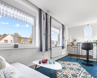 Ferienwohnung Hausboot an der Lagune Kombüse Büsum - Büsum - Wohnzimmer