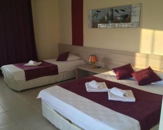 As Queen Beach Hotel - Kizilot - Schlafzimmer