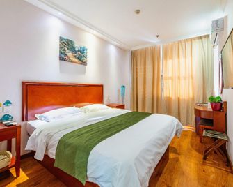 Greentree Inn Qinhuangdao Railway Station Square Express Hotel - Qinhuangdao - Makuuhuone