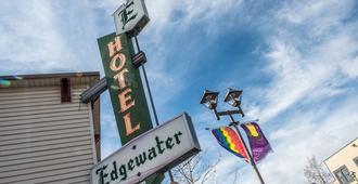 Edgewater Hotel - Whitehorse - Building