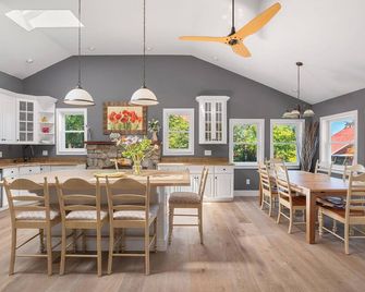 Brookview Farm Country Living - Modena - Comedor