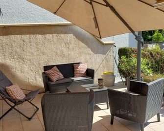 Large MEAUX family home, near Disney. Ideal family or group of friends - Meaux - Patio