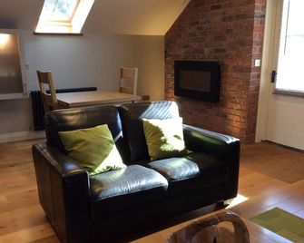 Contemporary Barn conversion set on the edge of The Howardian Hills - Malton - Wohnzimmer