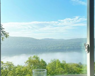 Spectacular Lake Views from Every Room and Garden - Greenwood Lake - Balcón