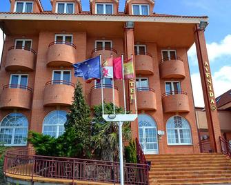 Hotel Avenida III - Villadangos del Páramo - Building