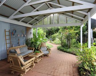 Jacaranda Guest House - Busselton - Patio