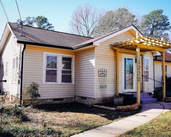 Just Minutes From Everything! Lots Of Amenities. - Kilgore - Gebouw
