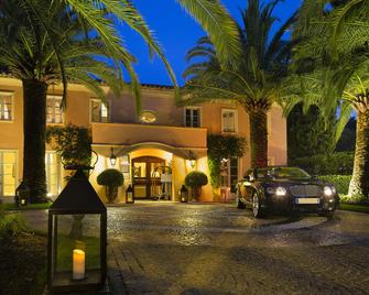 لا باستيد دي سانت تروبيز - سان-تروبيه - مبنى