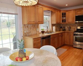 Peaceful Palette: 35 mins to NYC - Hartsdale - Kitchen