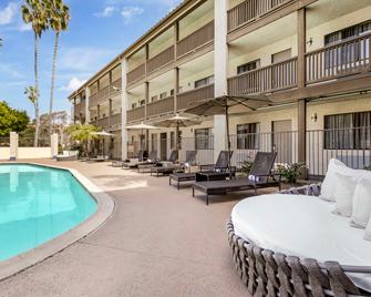 Best Western Carlsbad by the Sea - Carlsbad - Pool