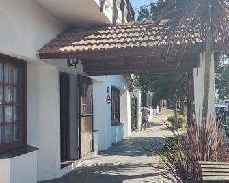 Hostal Las Grullas - Villa Gesell - Vista del exterior