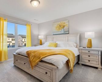Marmon Retreat-5BR/hot tub/theater, near TPC & National Sports Center - Blaine - Habitación