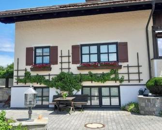 Ferienhaus Resch - Laufen - Edificio