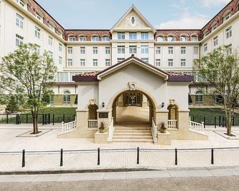 Takarazuka Hotel - Takarazuka - Edificio