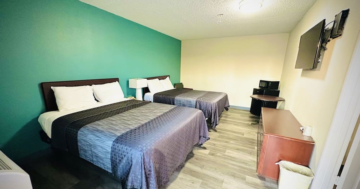 King's Inn Motel from 78. Kingsburg Hotel Deals & Reviews KAYAK