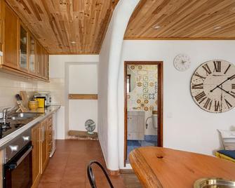 Joivy Fantastic House Near Colares - Colares - Cuisine