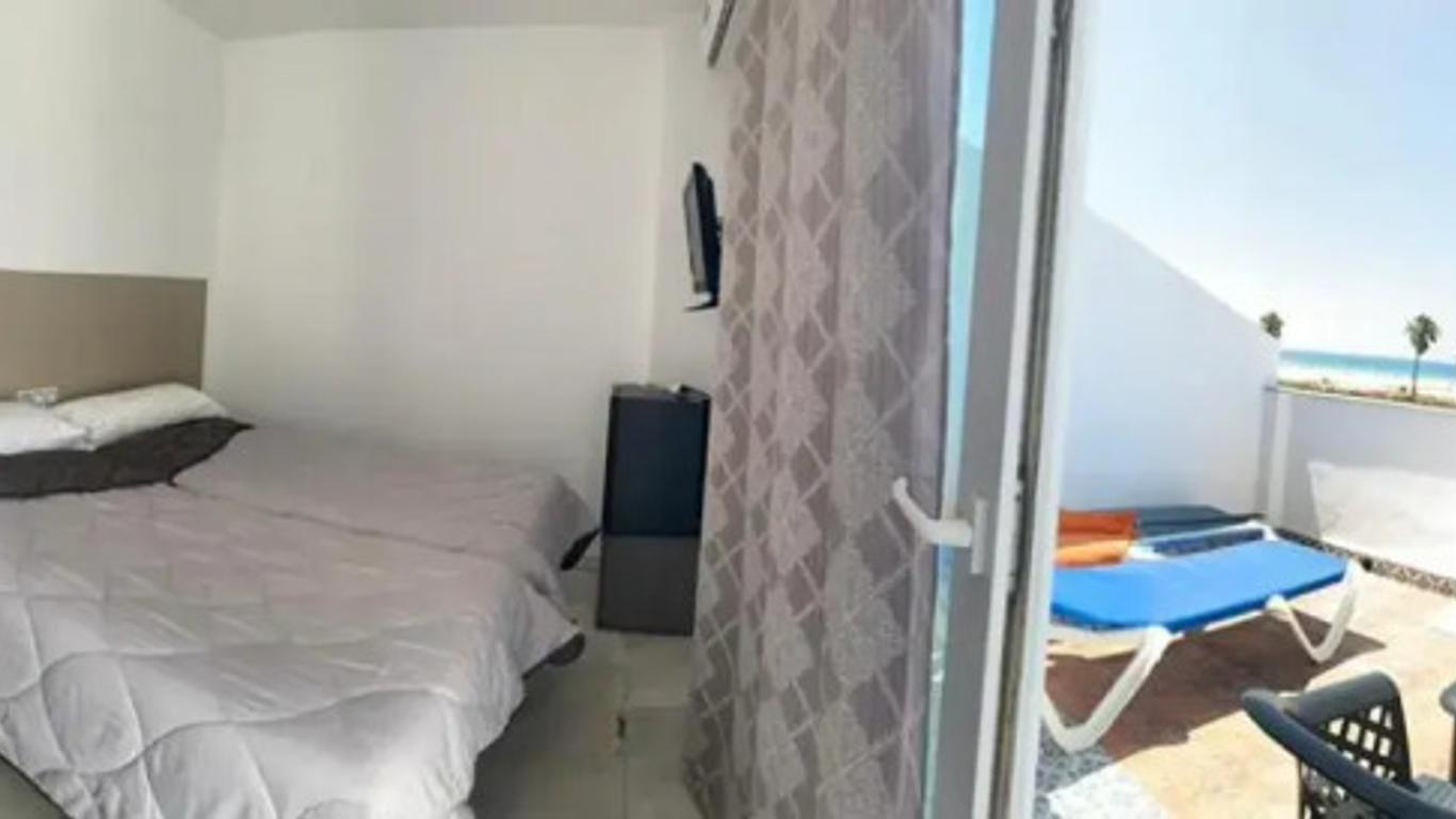 Hotel Playa Conil - Beachfront Studios & Suites