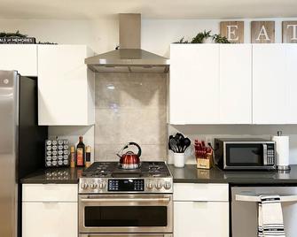 Pet Friendly 5/4 in Dallas - Dallas - Kök