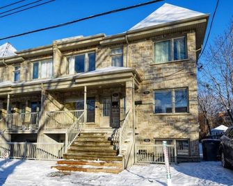 Relaxing and beautiful 2 bedroom apartment in Montreal East - Montreal - Building