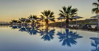 Sunrise Beach Suites - Azolimnos - Pool