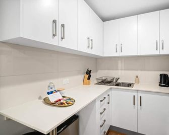 Clean Sunnybank Studio | Ac | Near Shops | 4144d0 - Sunnybank - Cocina
