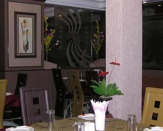 Hotel Sun 'n' Shine - Bhavnagar - Restaurant