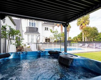 Cedar House - Gisborne - Piscina