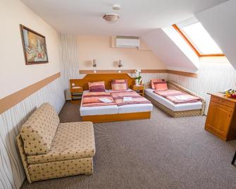 Tinódi Fogadó - Sárvár - Bedroom