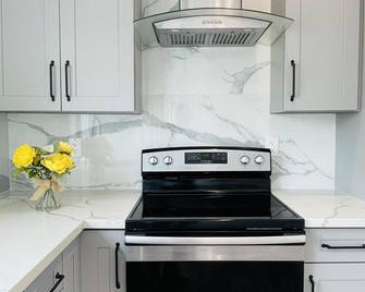 Brand New Beauty Studio In Garden Grove - Garden Grove - Kitchen