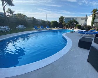 The Belmont - Shanklin - Pool