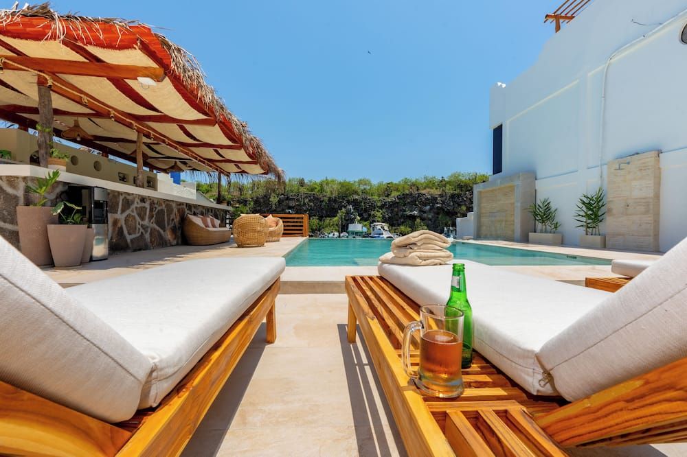 إل بارانكو جالاباجوس - بورتو أيورا - حوض السباحة