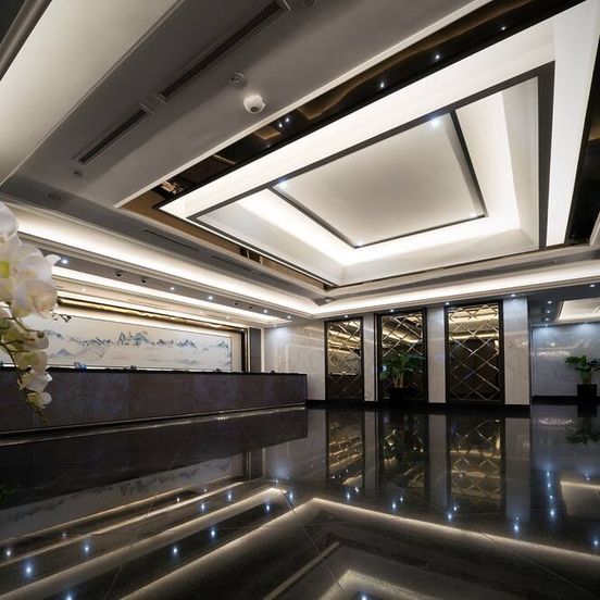 V Hotel Lavender image 1