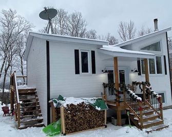 Chalet Baskatong Spa - Mont-Laurier - Gebouw