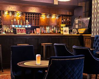 Crown Hotel Stone - Stone - Bar