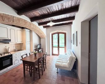 Elegant Farmhouse Retreat in Poreta, Italy - Campello Sul Clitunno