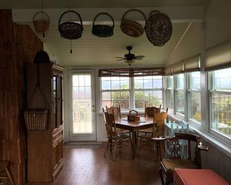 Air Bellows Gap Retreat - Sparta - Comedor