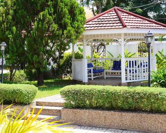 لافيندر لودج هوتل - أكرا - شرفة مرصوفة